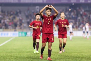 乐鱼体育官方网站-中国女足罕见不敌俄罗斯，赛前为古雅沙举办退役仪式